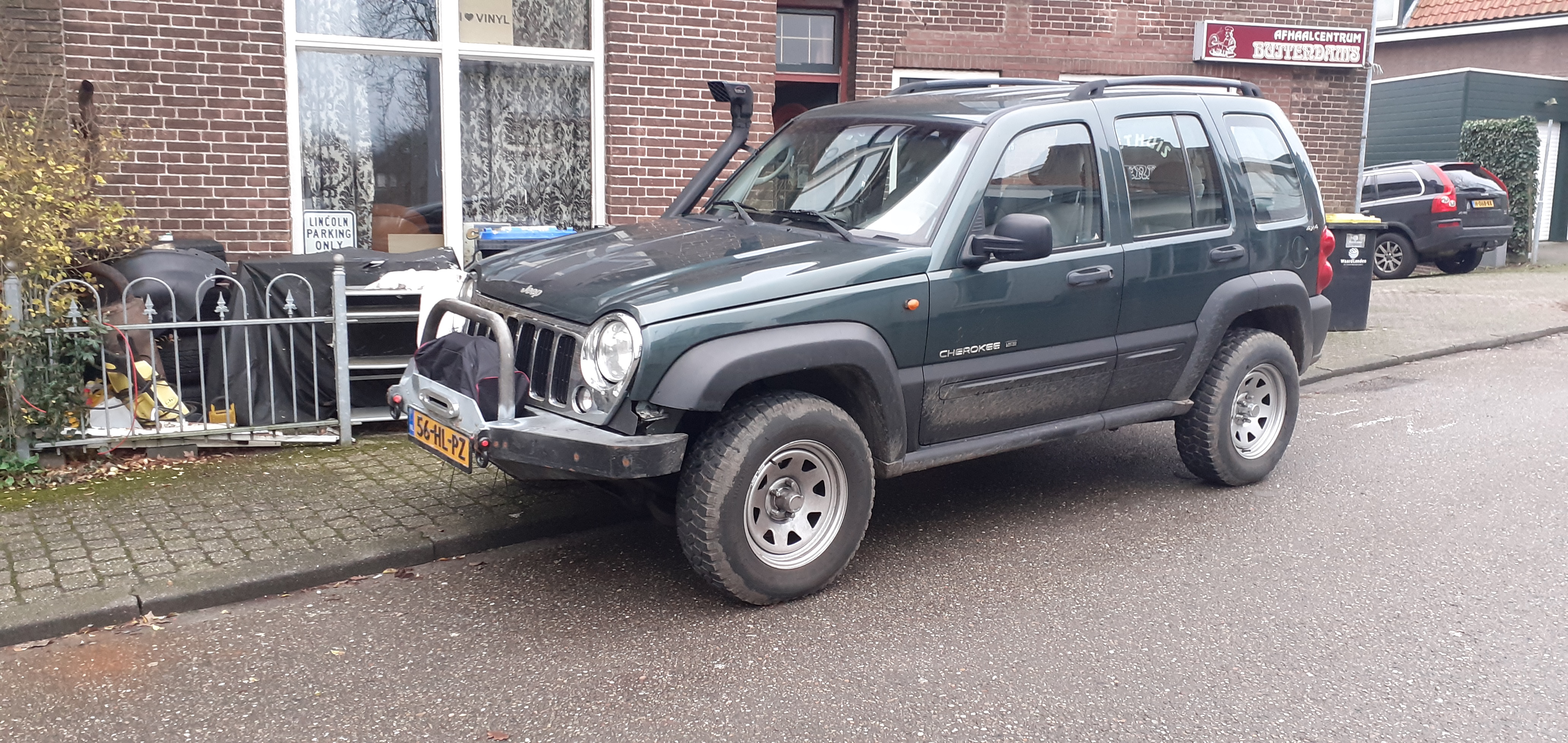 Winch bumper on my Cherokee KJ